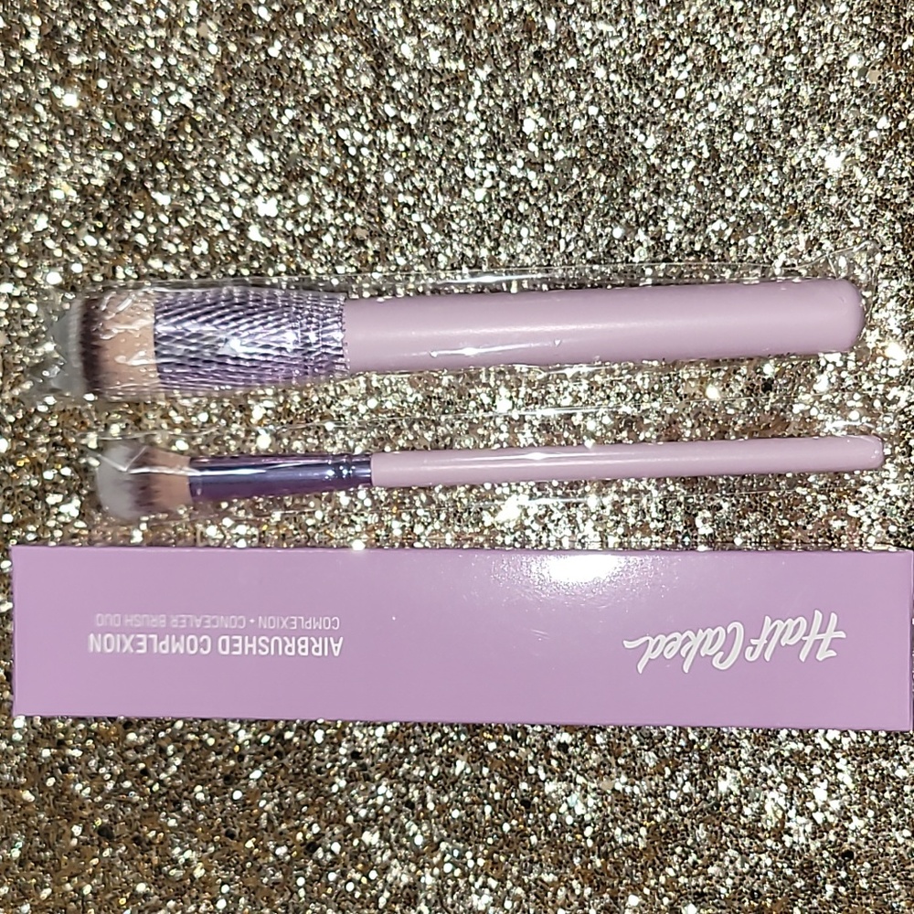 Complexion and concealer brush duo